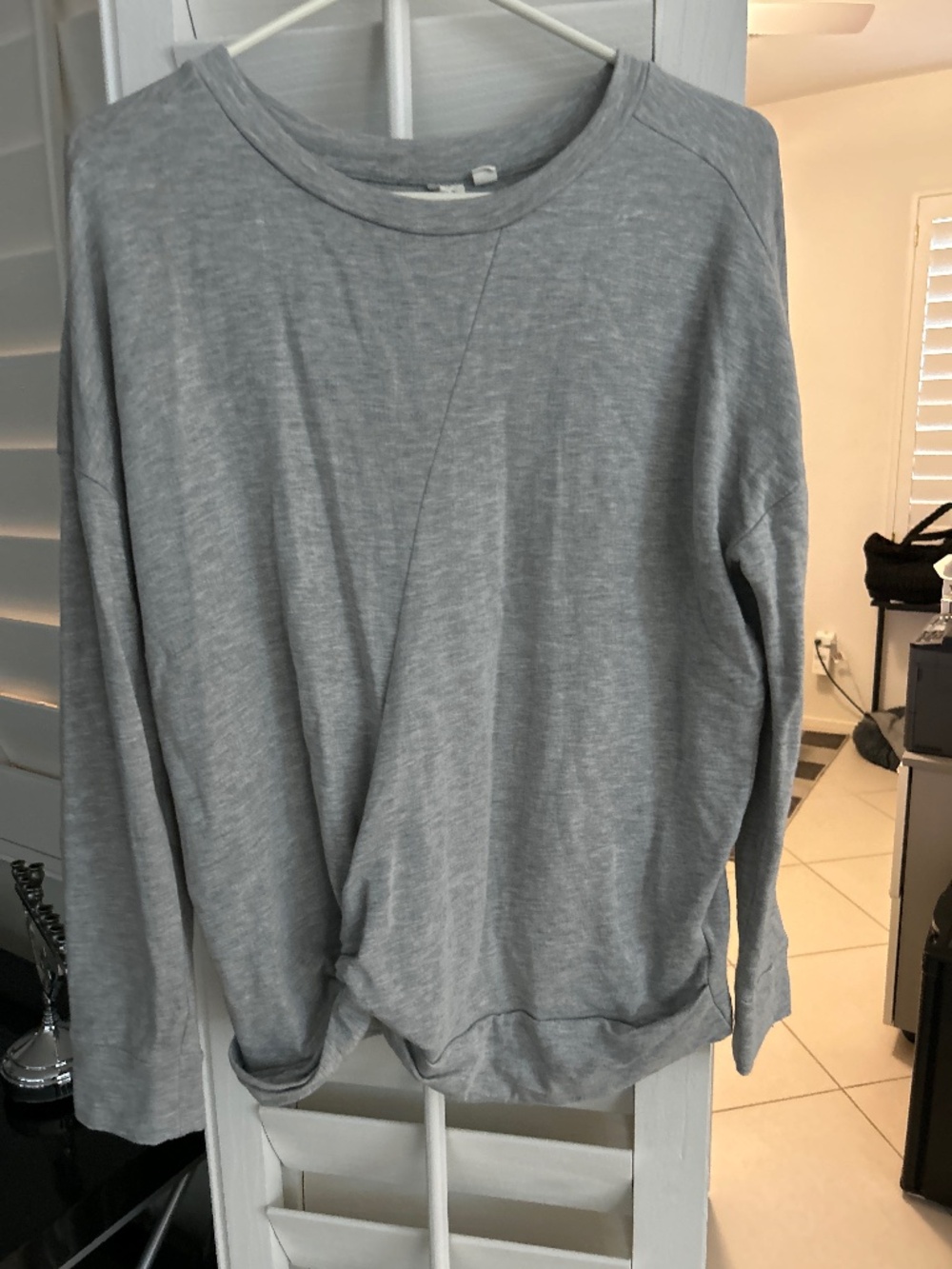 Gap soft sweat-tee with tie twist detail M